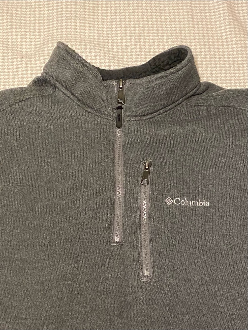 Columbia Men's Dark Gray Half-Zip Fleece Pullover
